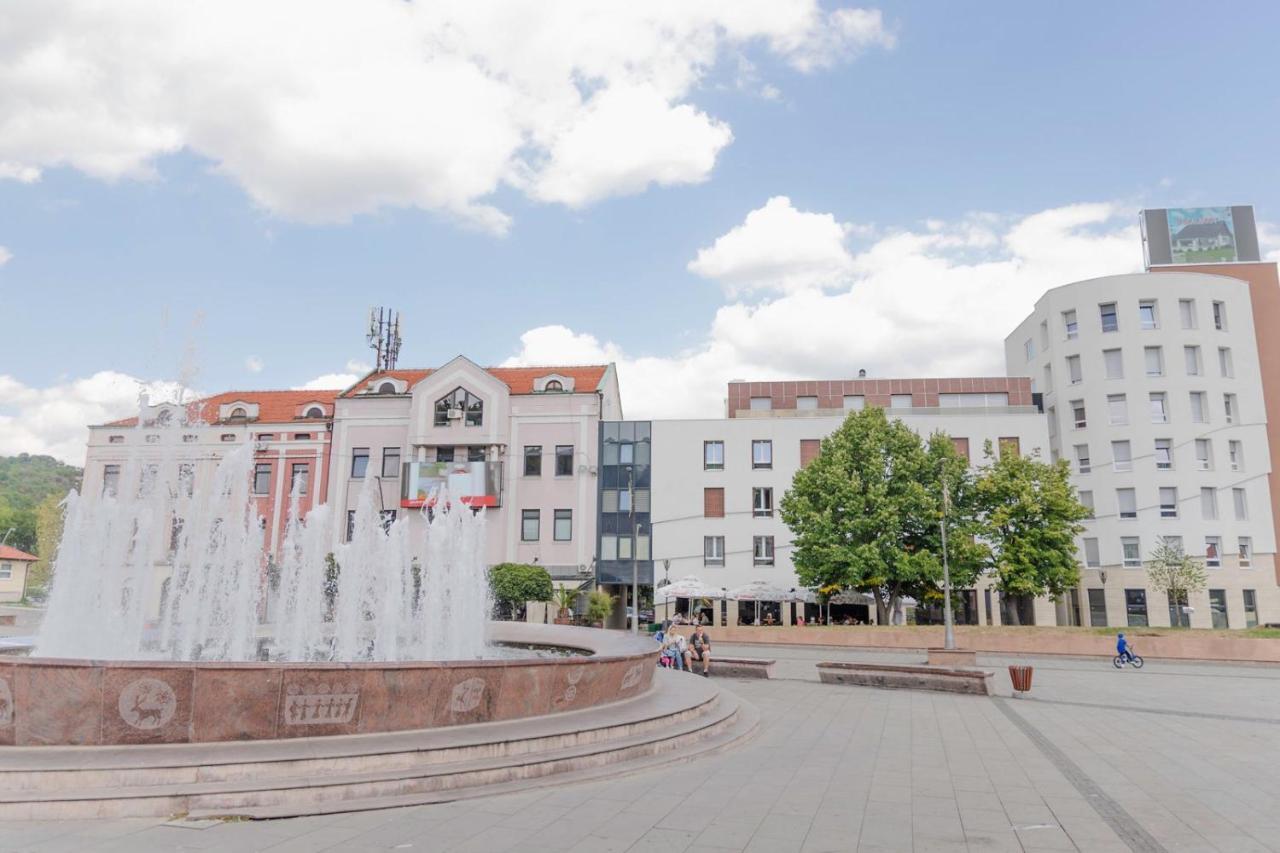 Fontana Apartmani Free Parking Tuzla Exterior photo