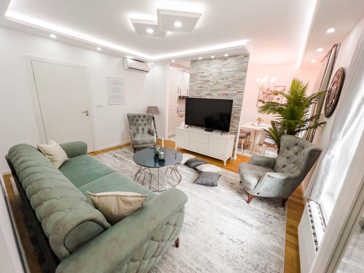 Fontana Apartmani Free Parking Tuzla Exterior photo